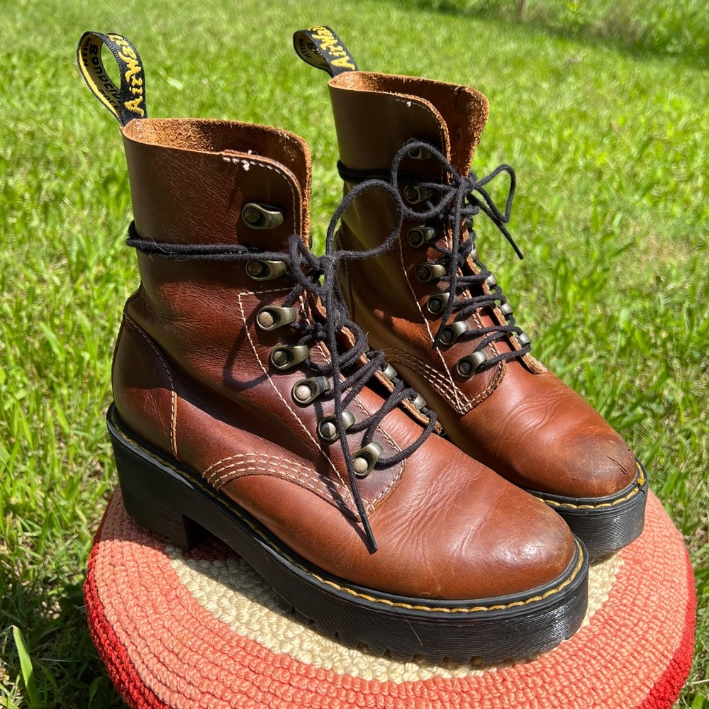 DR MARTEN LEONA BOOT ~DISCONTINUED~